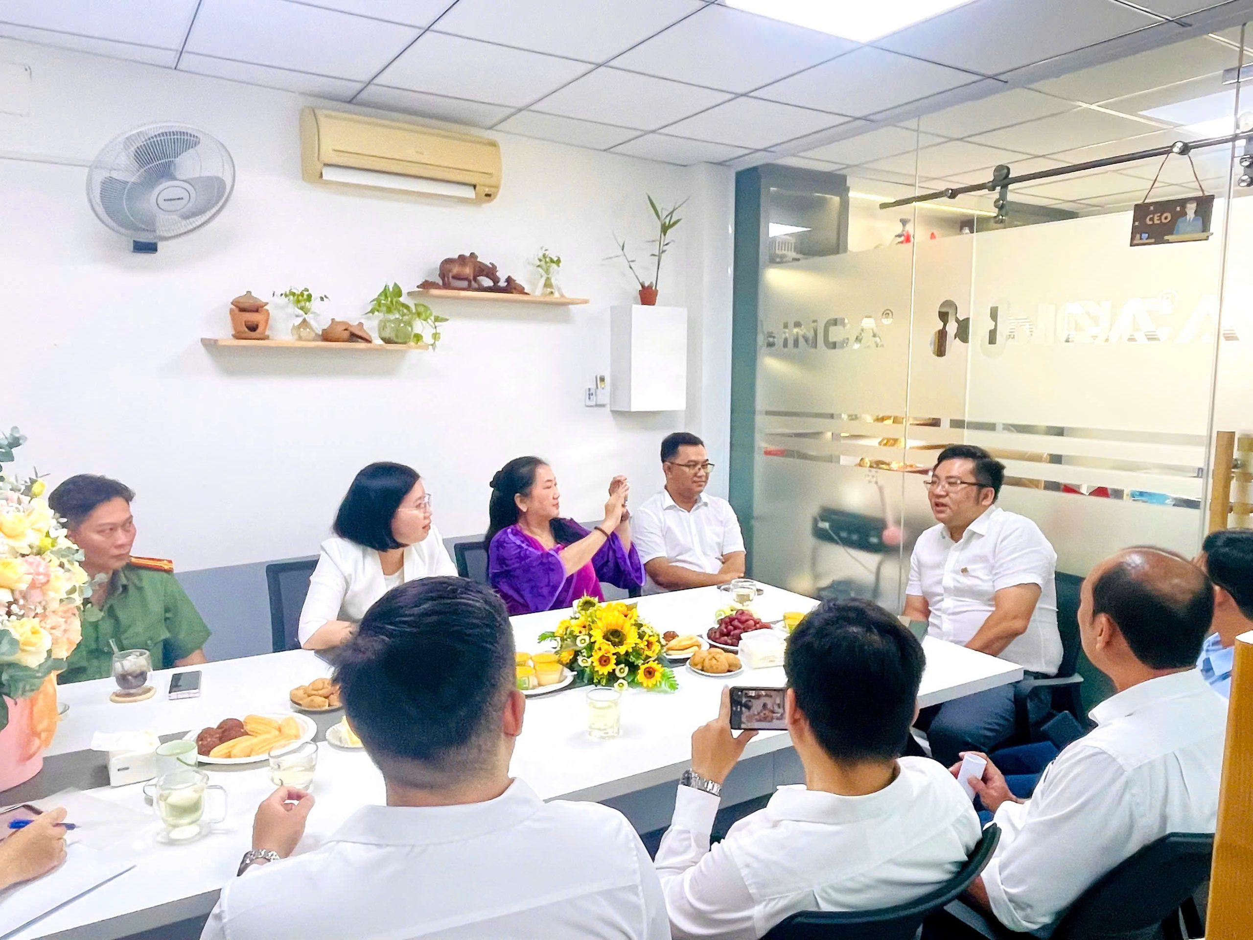 inca-vn-don-tiep-doan-lanh-dao-phuong-phu-nhuan-nhan-ngay-doanh-nhan-viet-nam